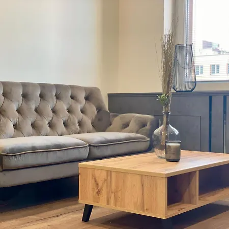 Apartament Luxusni Nove Zrekonstruovany Apartman 2kk - 47m2 - Centrum *